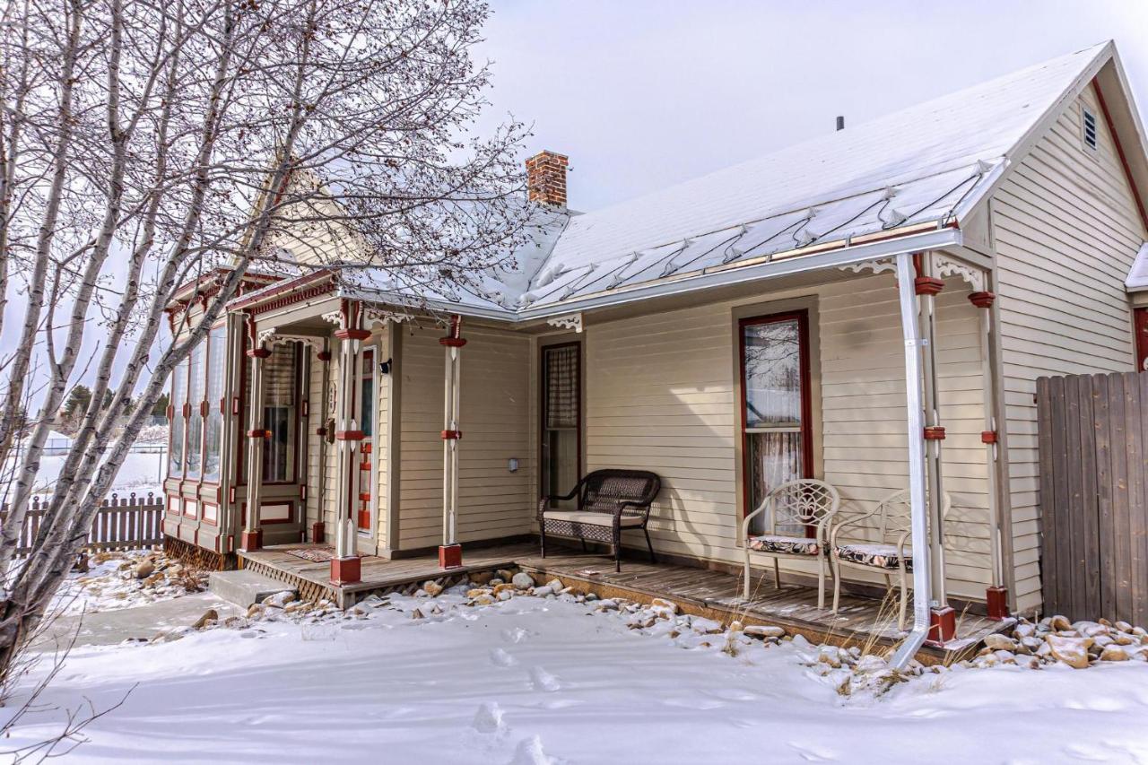 Вилла Mountain View Victorian With Hot Tub! Ледвилл Экстерьер фото