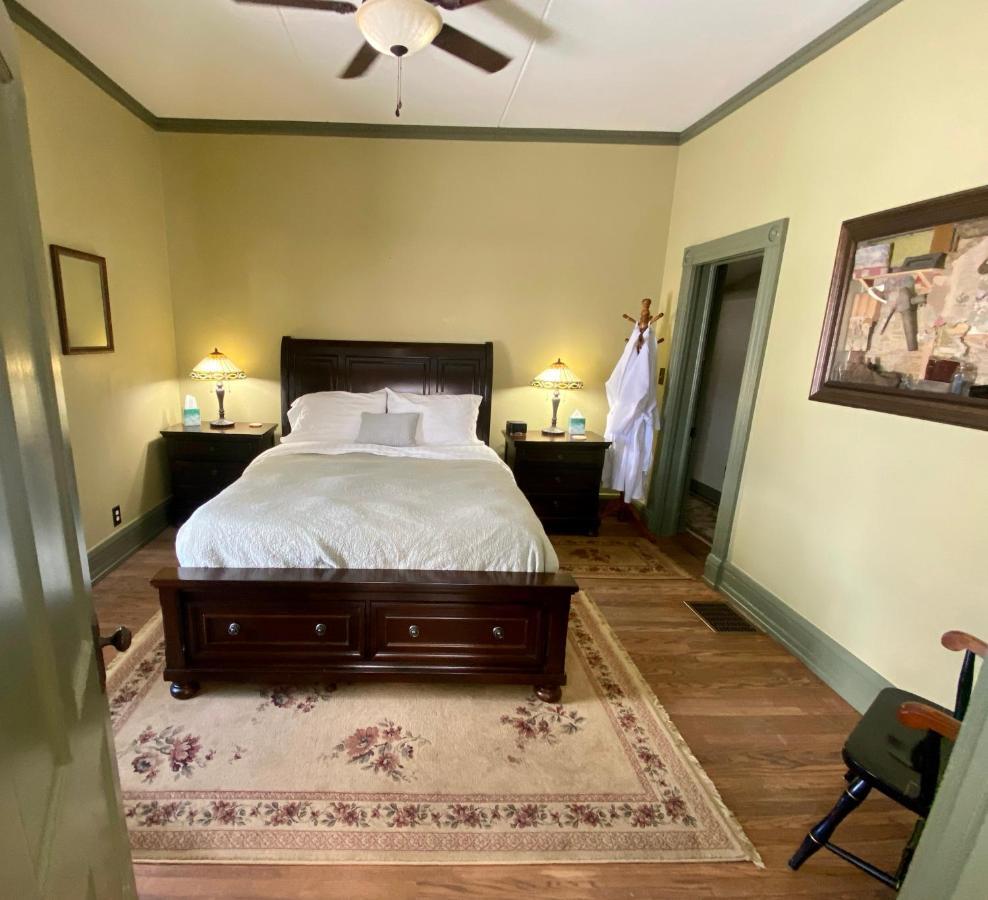 Вилла Mountain View Victorian With Hot Tub! Ледвилл Экстерьер фото