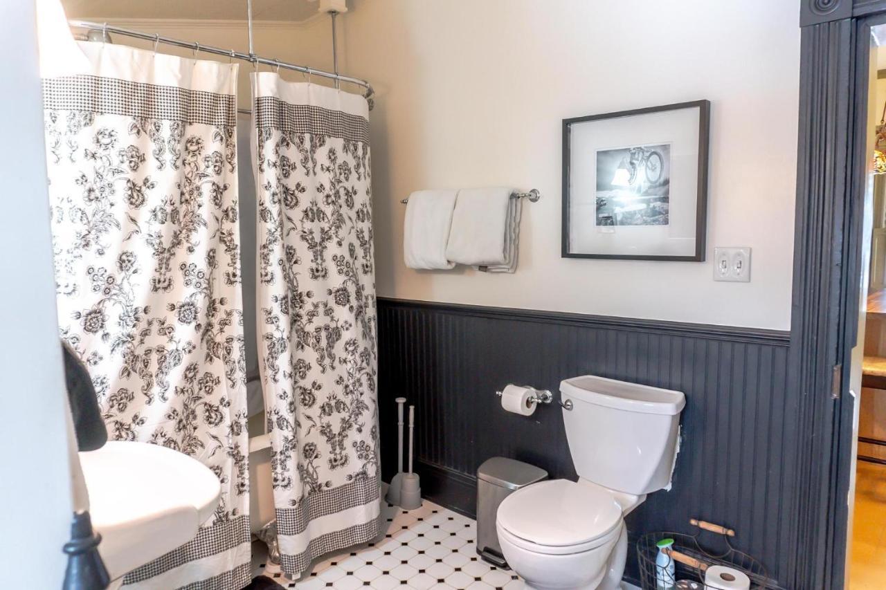 Вилла Mountain View Victorian With Hot Tub! Ледвилл Экстерьер фото