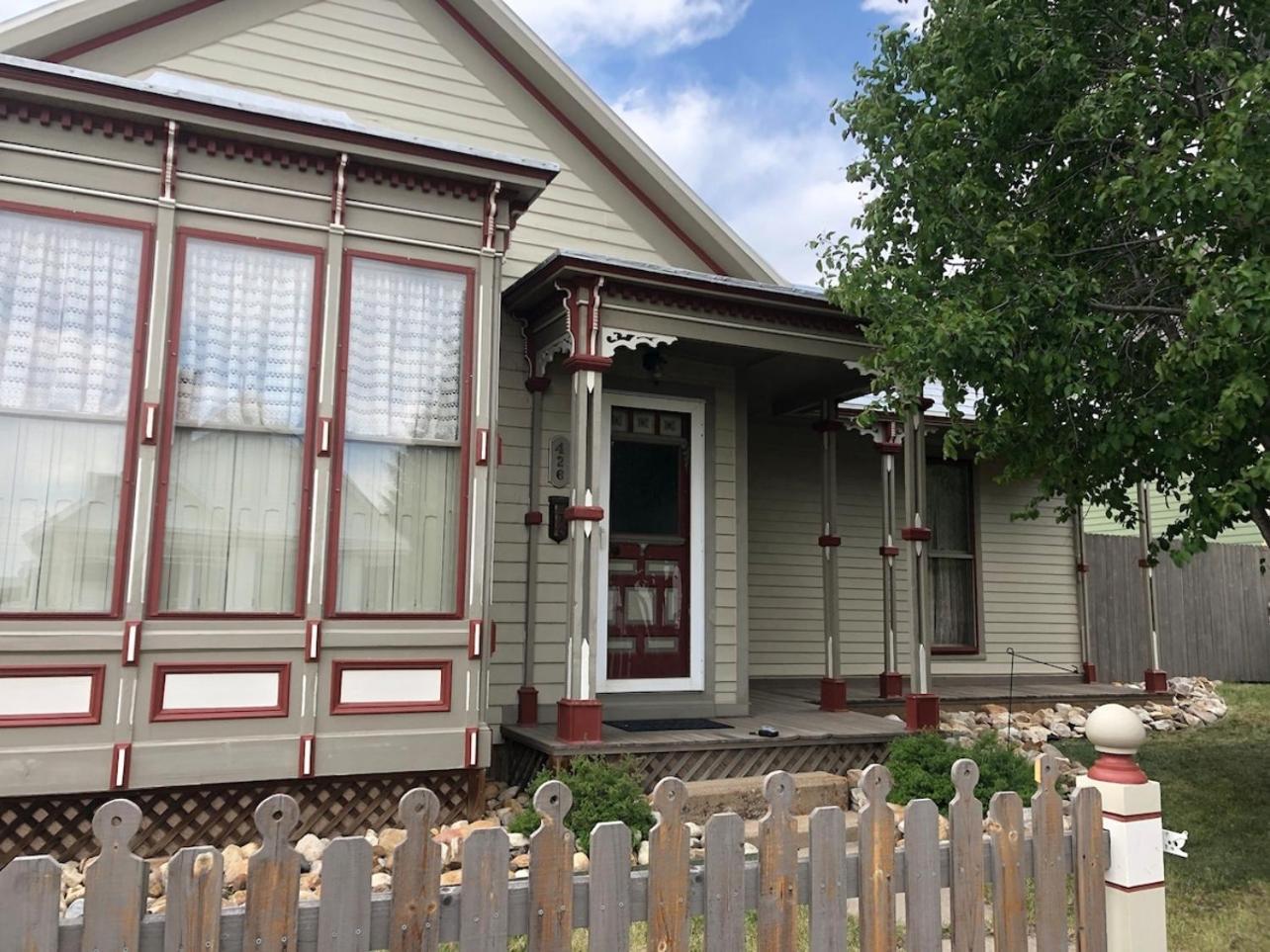 Вилла Mountain View Victorian With Hot Tub! Ледвилл Экстерьер фото